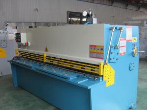 QC12Y metalo pjovimo mašina - 4 x 2500