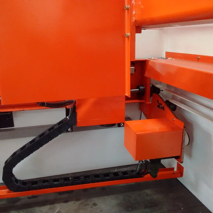 AHYW Synchro Brake Press auto X&R back gauge