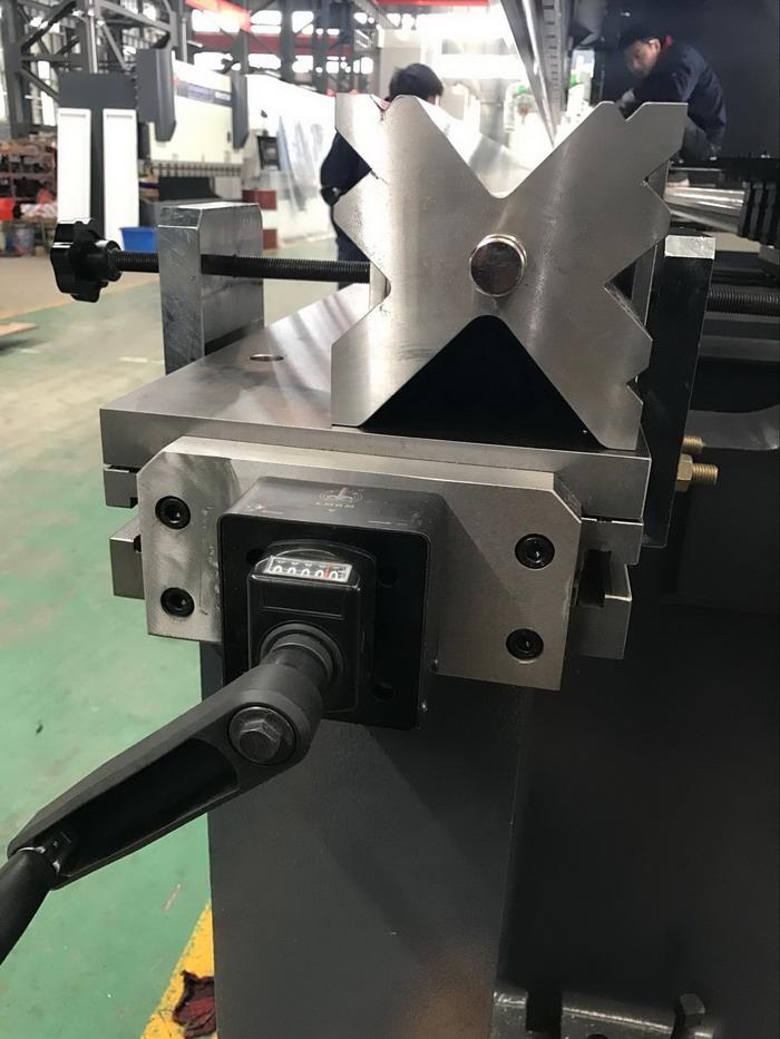 Wila mechanical wave crowning table Yawei 400T6m plate bending machine china factory